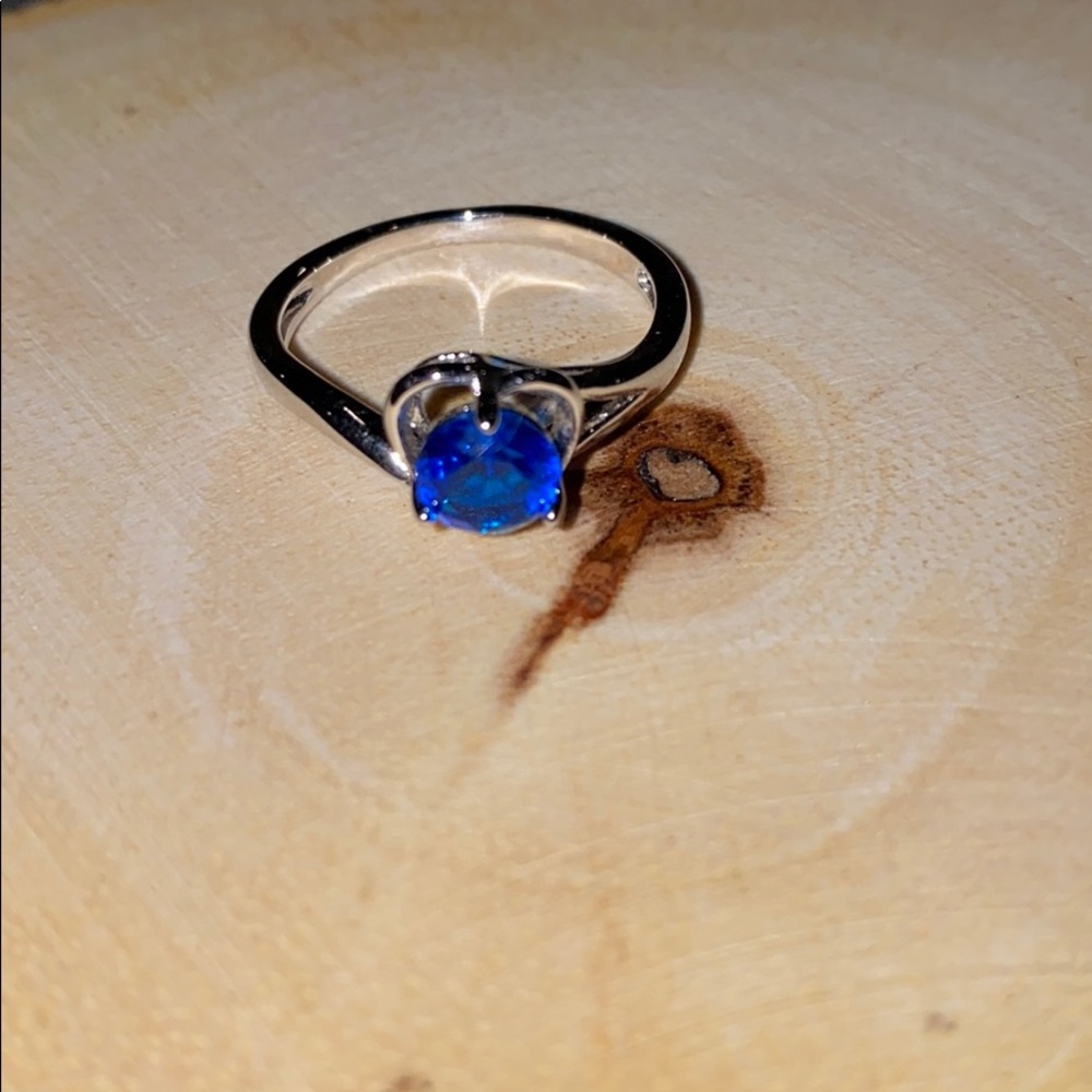 Fragrant jewels heart shaped ring size 7